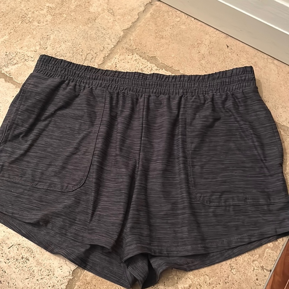 Size XL shorts !!